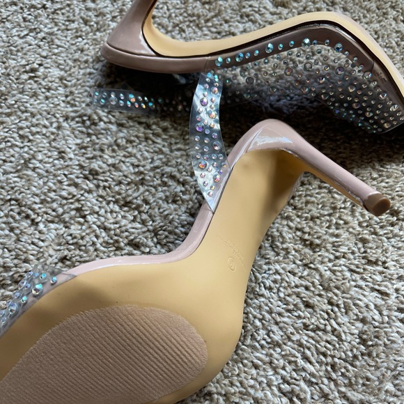 MISS LOLA - ANALEZI - NUDE
EMBELLISHED PEEP TOE HEELS - Picture 13 of 13